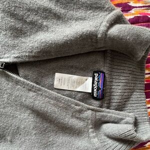 Patagonia size L gray sweater